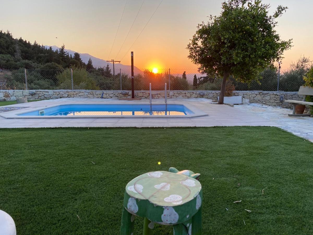 Old Stone Villa In Apokoronas Villa Nostalgia Kreta Fílippos Extérieur photo